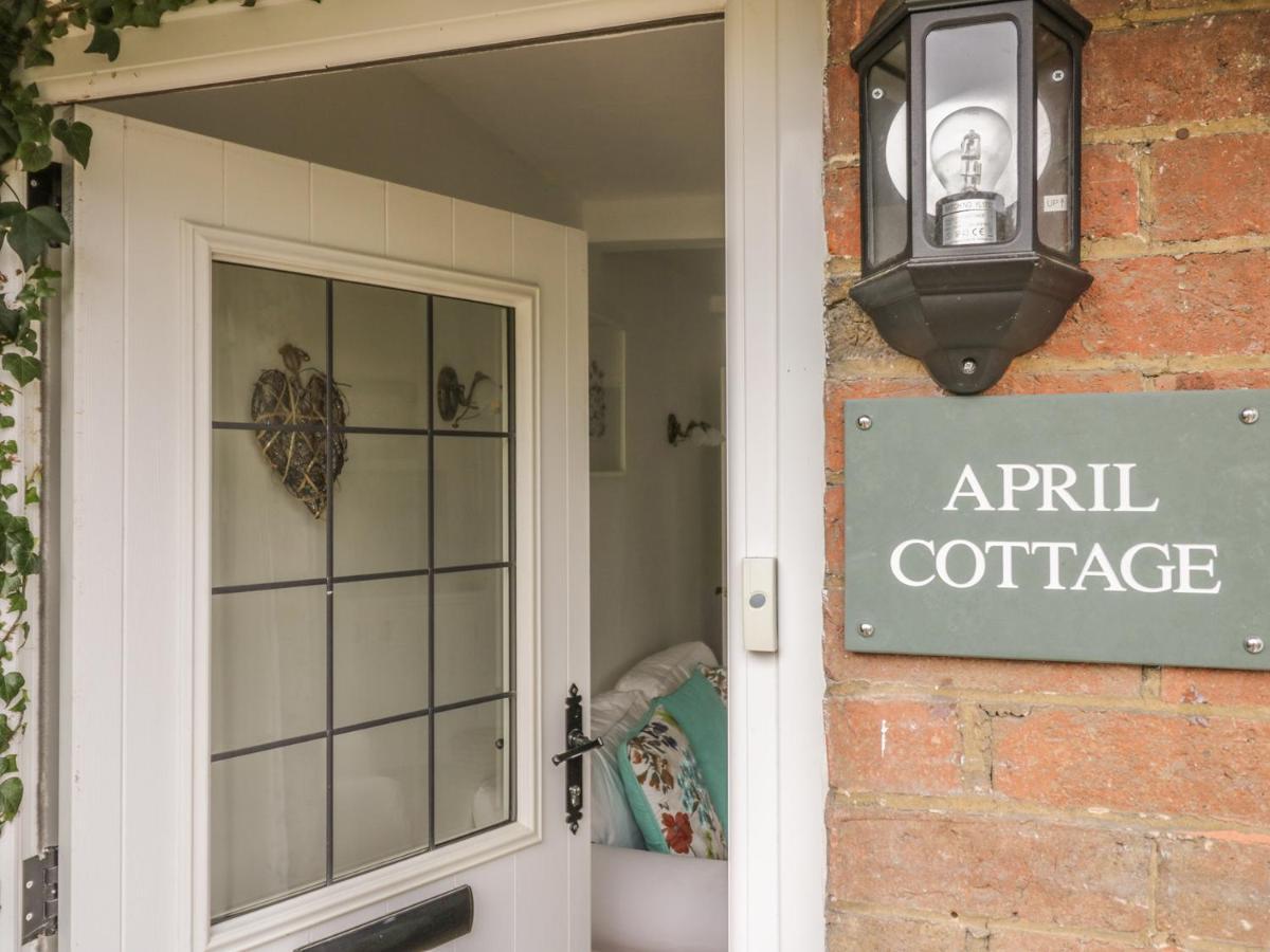 April Cottage Бродвей Екстер'єр фото