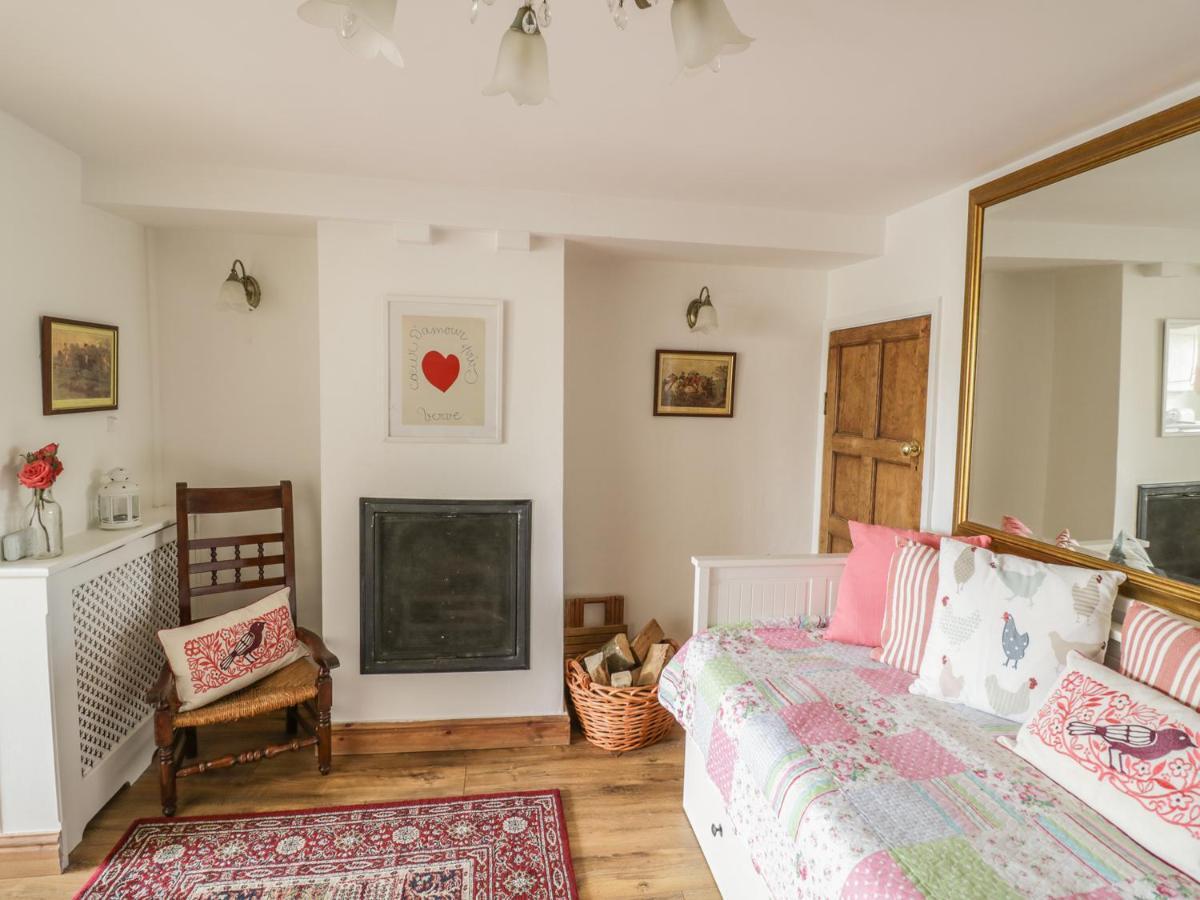 April Cottage Бродвей Екстер'єр фото