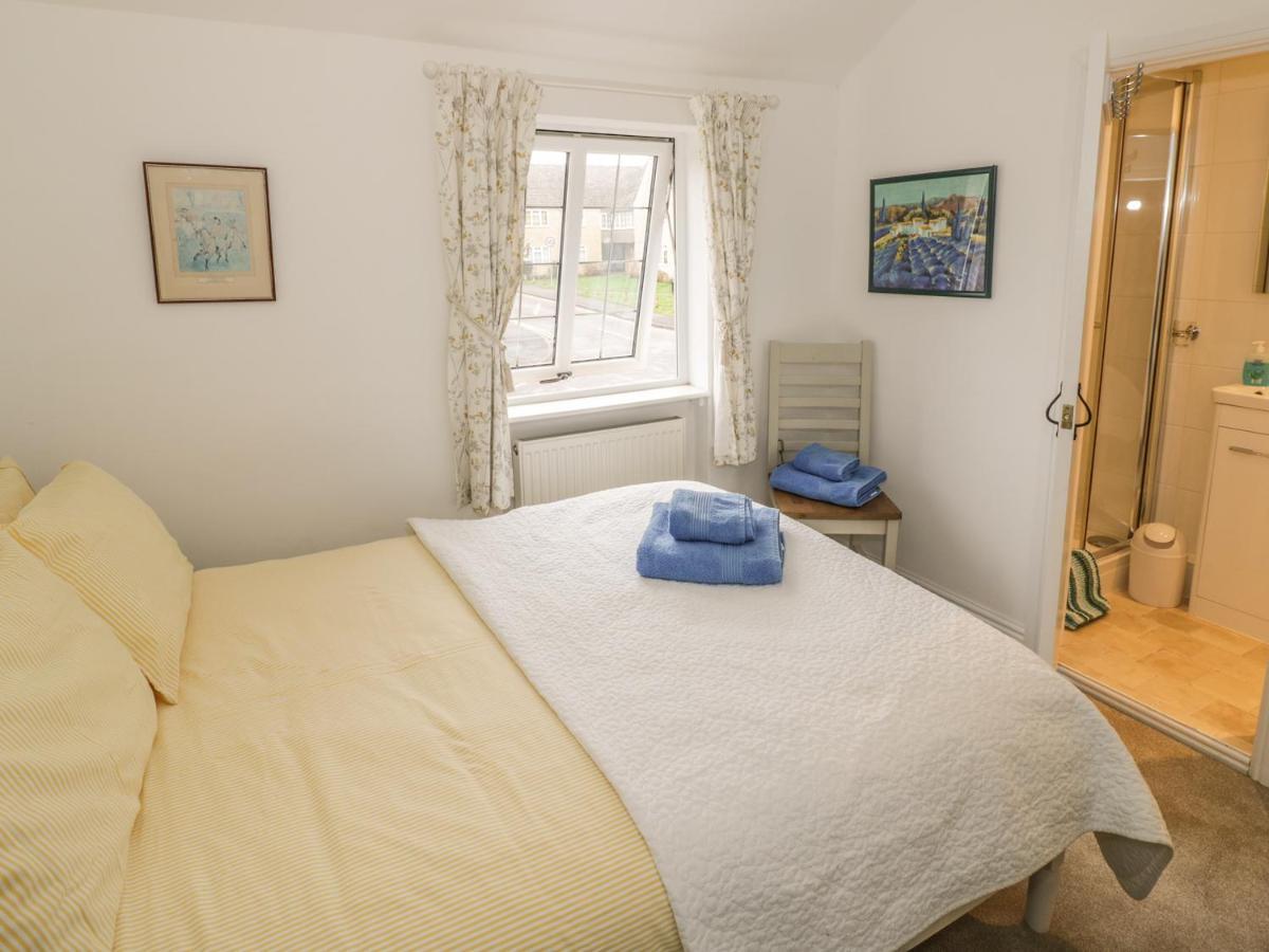 April Cottage Бродвей Екстер'єр фото